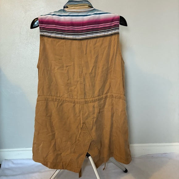 Ariat Women’s First Rodeo Vest - Picture 9 of 13